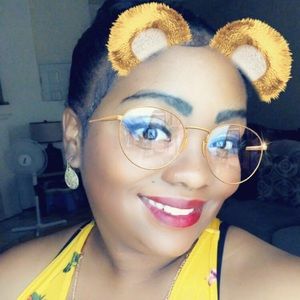 Meet your Posher, Candy